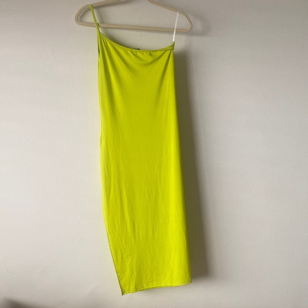 BRAND: Shein // SIZE:M // COLOR: Lime Green
